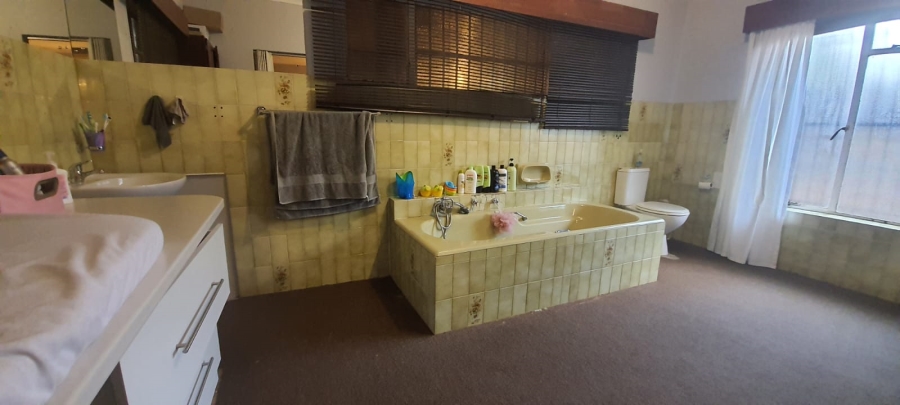 3 Bedroom Property for Sale in Roosheuwel North West